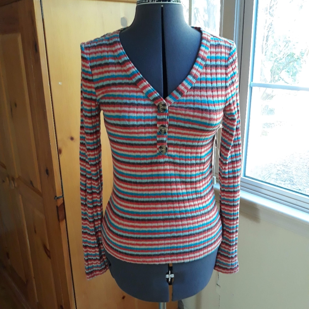 New mudd long sleeve top